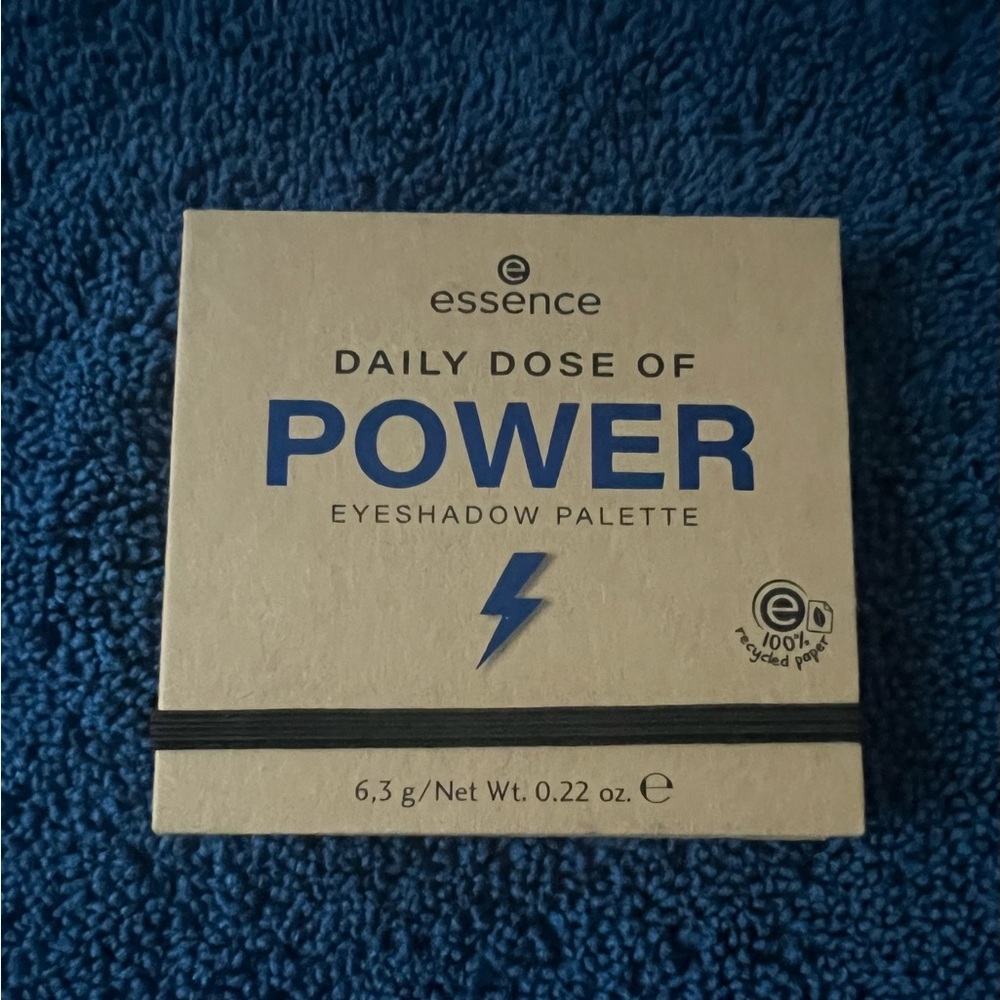 Essence Daily Dose of Power Eyeshadow Palette